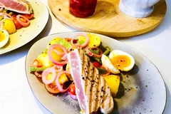 Nicoise salad with tuna